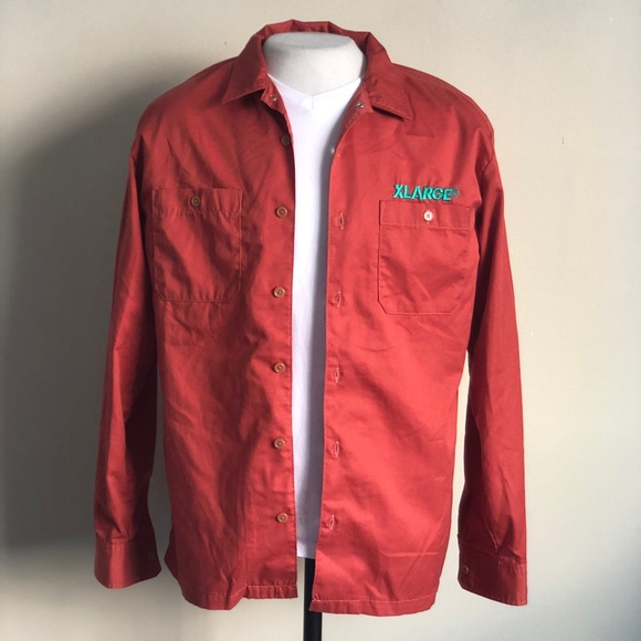 XLarge button down 🦍 - Picture 2 of 6